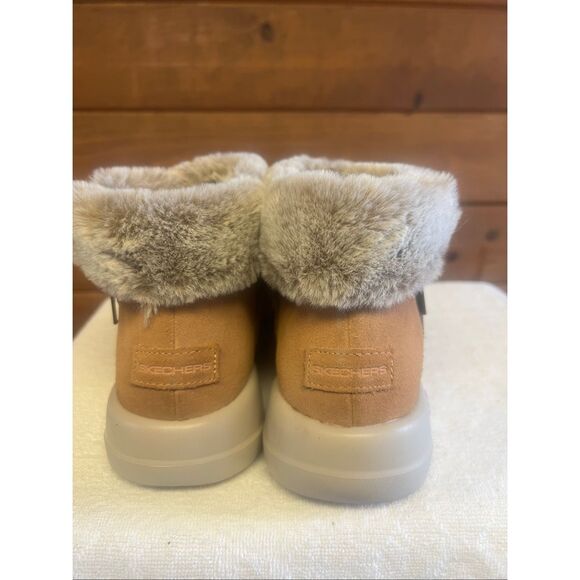 Skechers On-The-GO Joy Savvy women's ankle boots Tan/Faux Fur Sz 7.5 - Picture 3 of 8
